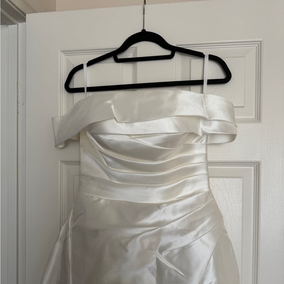 Satin Wedding Dress NWT Luxury Simple Wedding gown White Off Shoulder - Picture 8 of 10